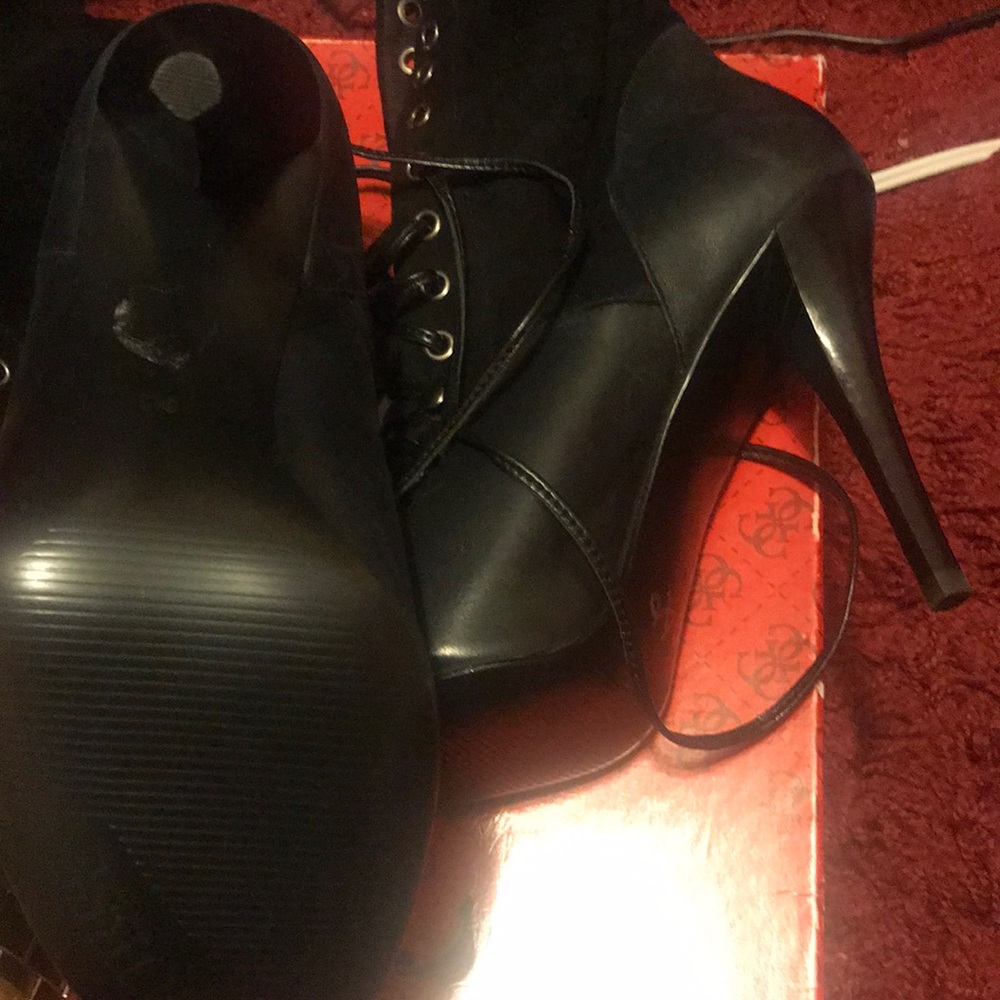 Guess Heels - Picture 4 of 4